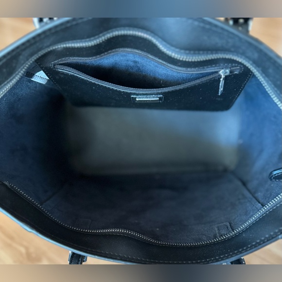 Black Guess Bag - Picture 4 of 4